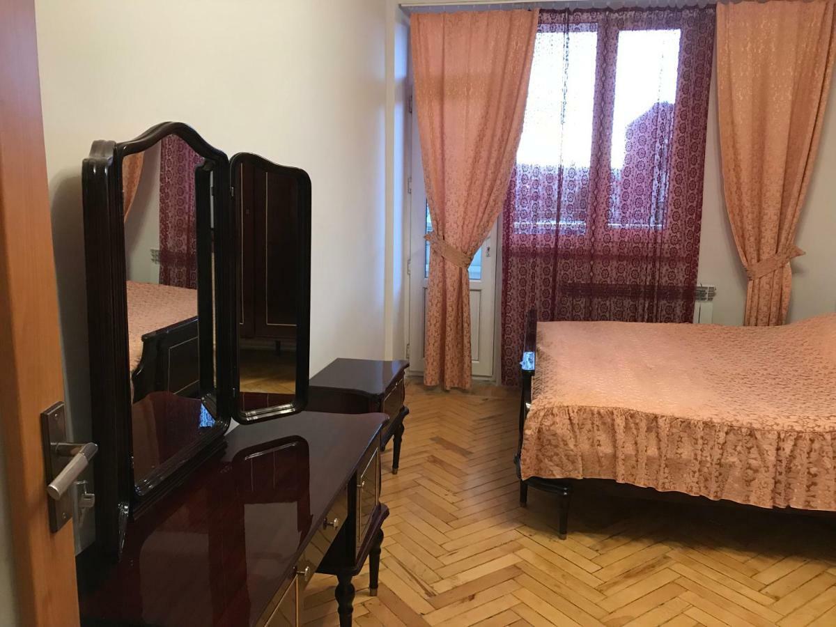 예레반 33 Martiros Saryan Street 아파트 외부 사진