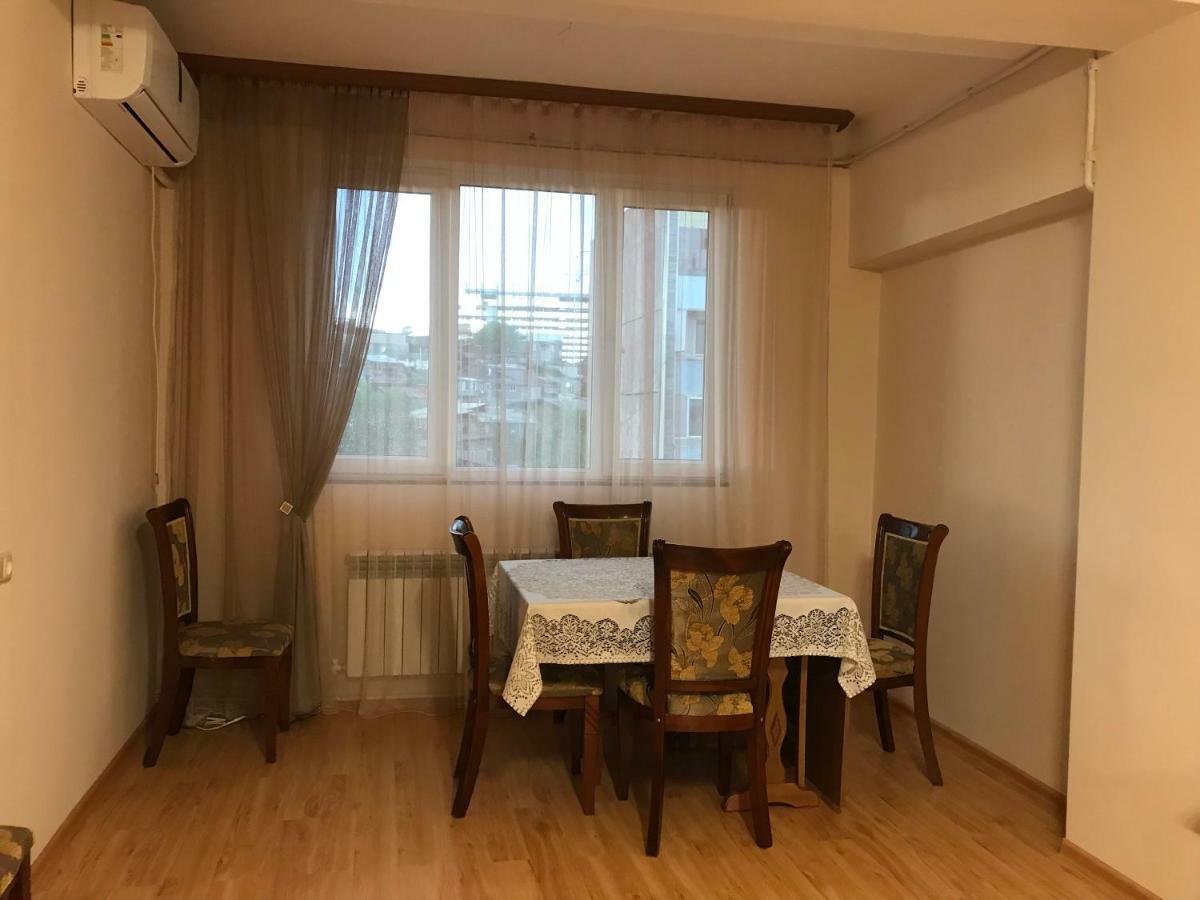 예레반 33 Martiros Saryan Street 아파트 외부 사진