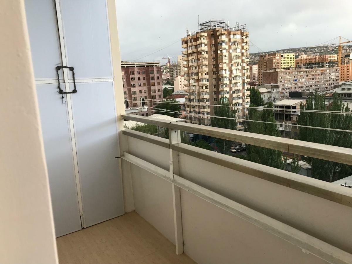 예레반 33 Martiros Saryan Street 아파트 외부 사진