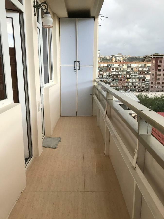 예레반 33 Martiros Saryan Street 아파트 외부 사진
